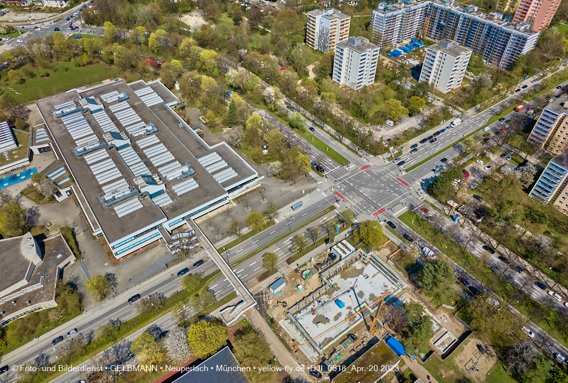 21.04.2023 - Luft- und Ebenenfotos vom Haus für Kinder in der Quiddestraße in Neuperlach